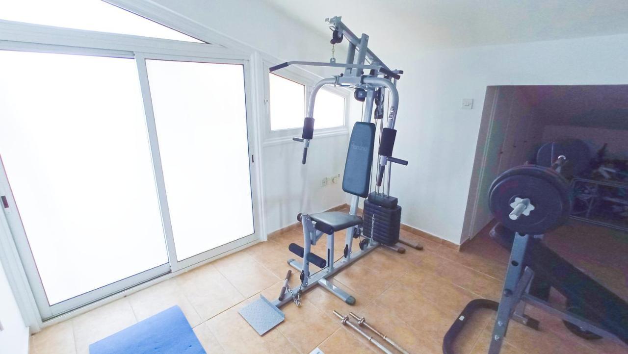 Luxury Private Rooms -Sea View, Netflix, Gym- 5 Min From Beach! - Private Room In Shared Apartment 拉纳卡 外观 照片